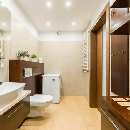 Old Town - 57m2, Balcony - By Rentujemy Апартаменти