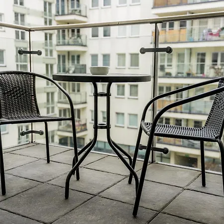 Old Town - 57m2, Balcony - By Rentujemy Апартаменти