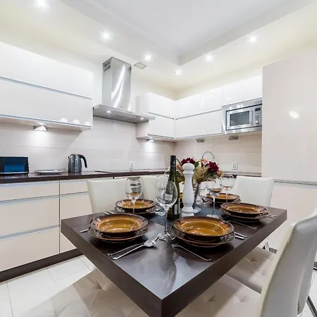 Апартаменти Old Town - 57m2, Balcony - By Rentujemy *